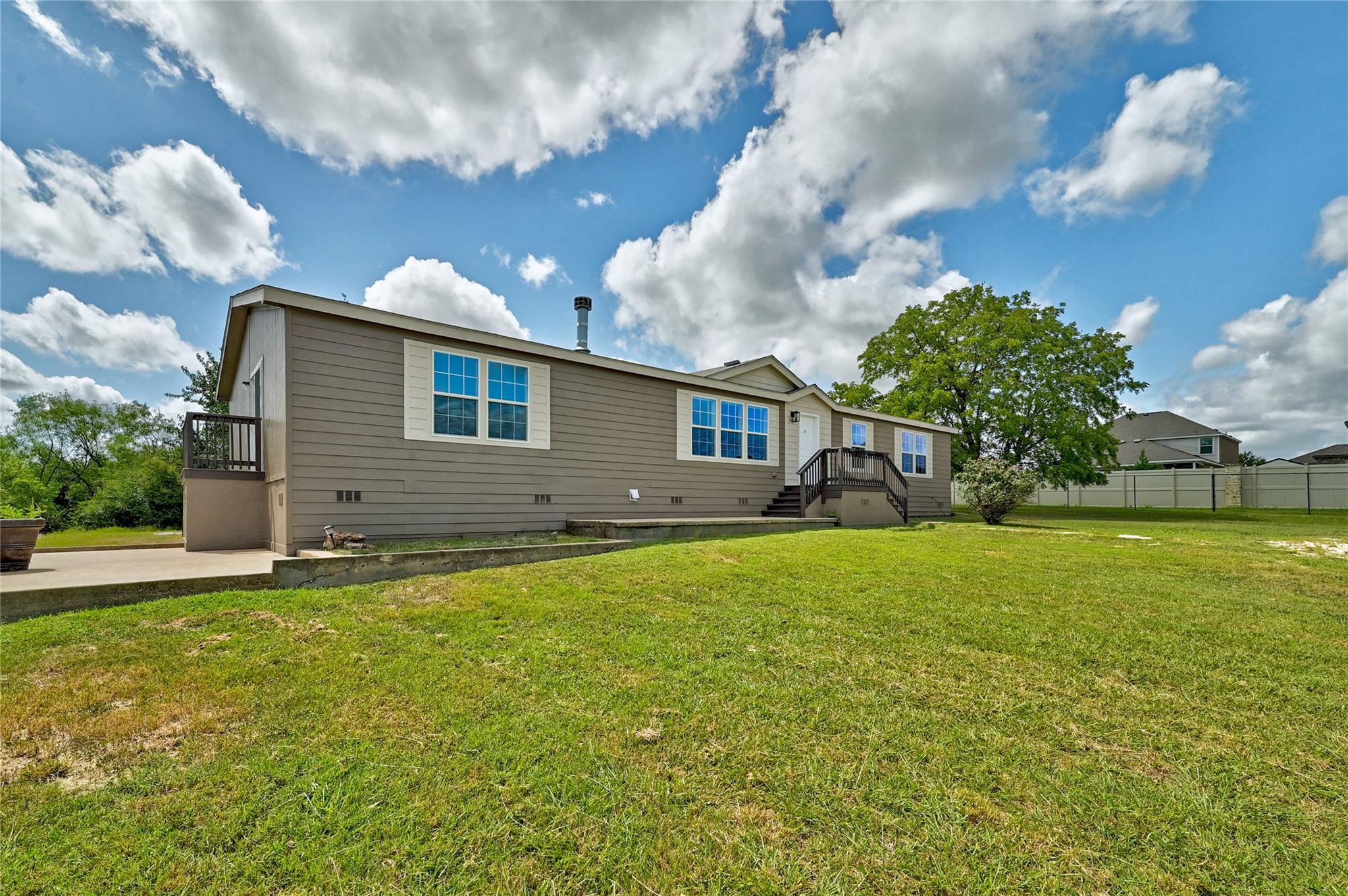 10801 Bradshaw Rd Property Photo 1