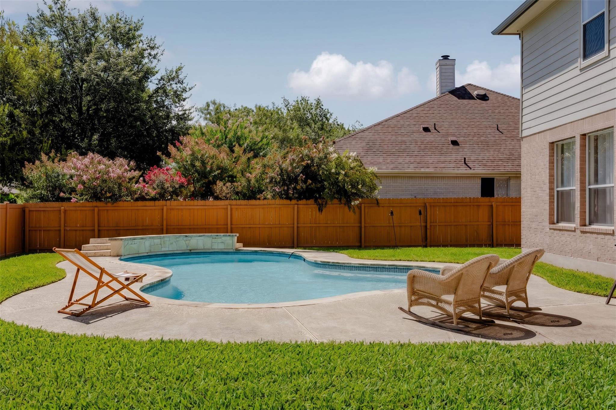 10909 River Plantation Dr Property Photo 5