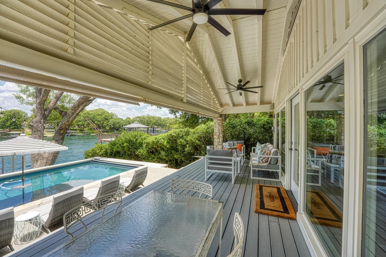 1304 S Lakeside Dr Property Photo 3