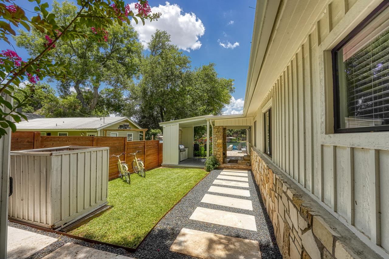 1304 S Lakeside Dr Property Photo 10