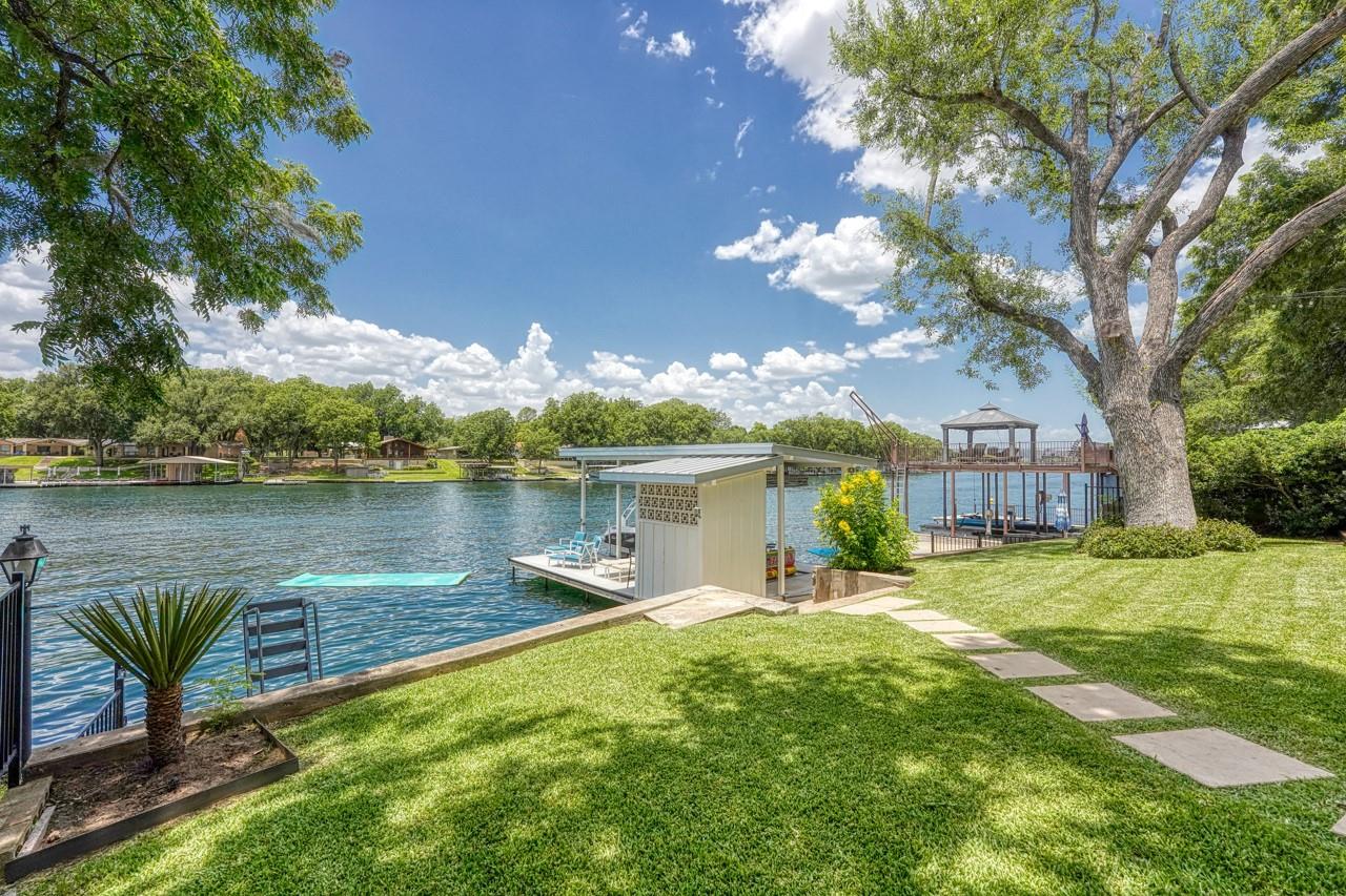 1304 S Lakeside Dr Property Photo 11