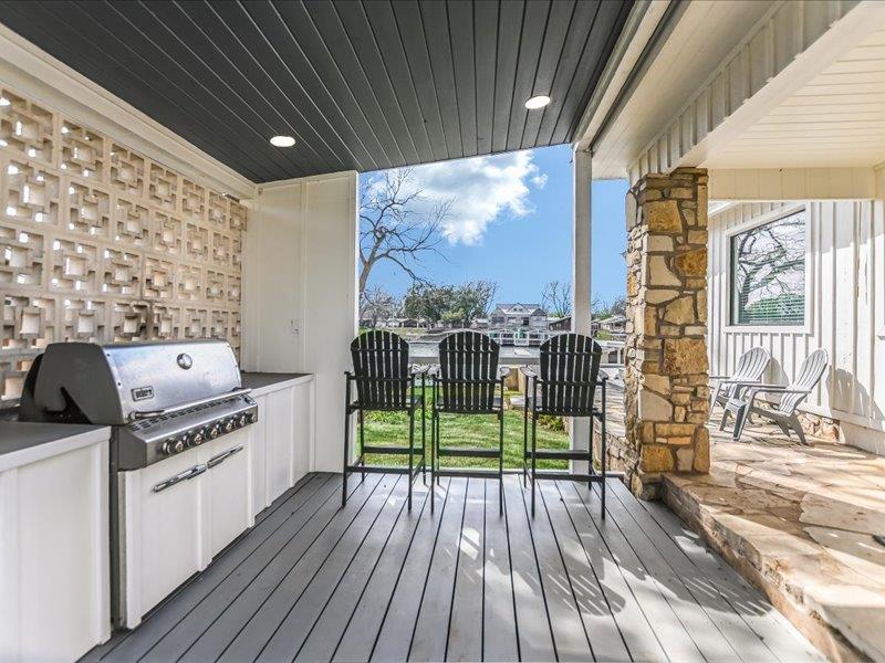 1304 S Lakeside Dr Property Photo 16