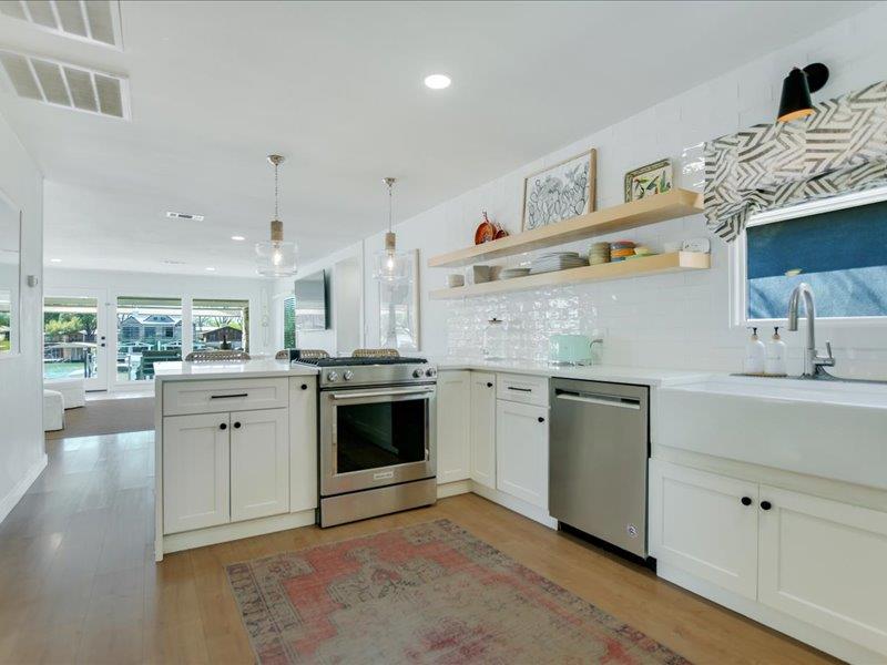 1304 S Lakeside Dr Property Photo 22