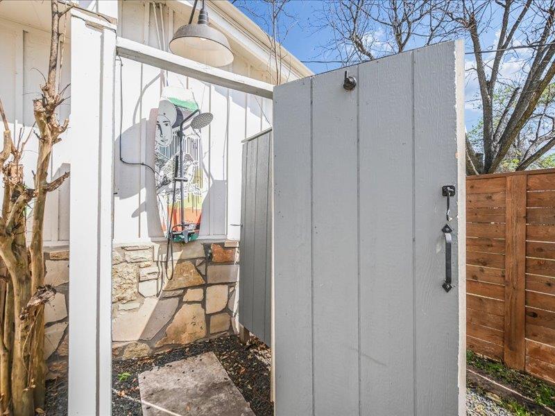 1304 S Lakeside Dr Property Photo 31