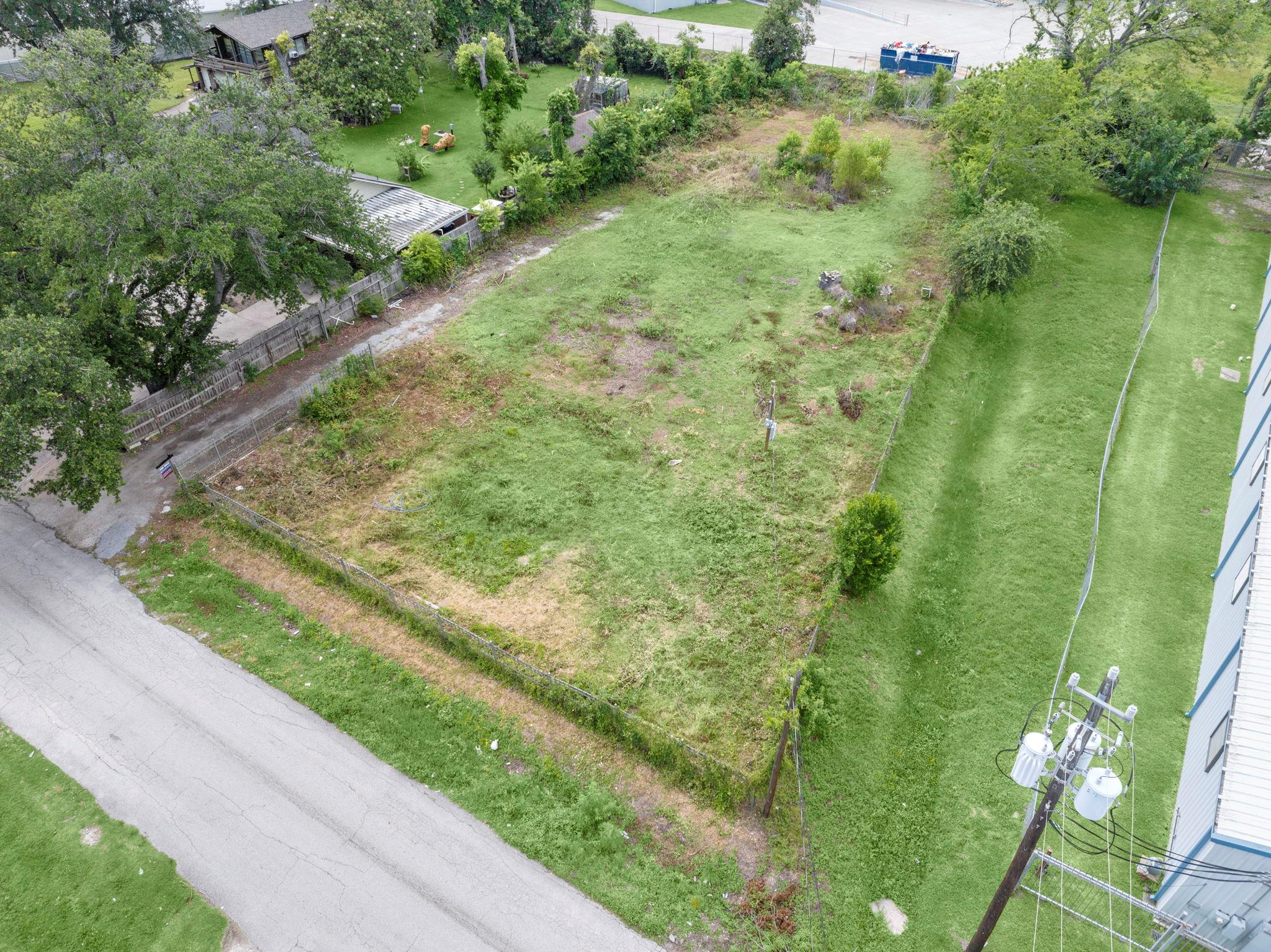 345 Delz St Property Photo 4