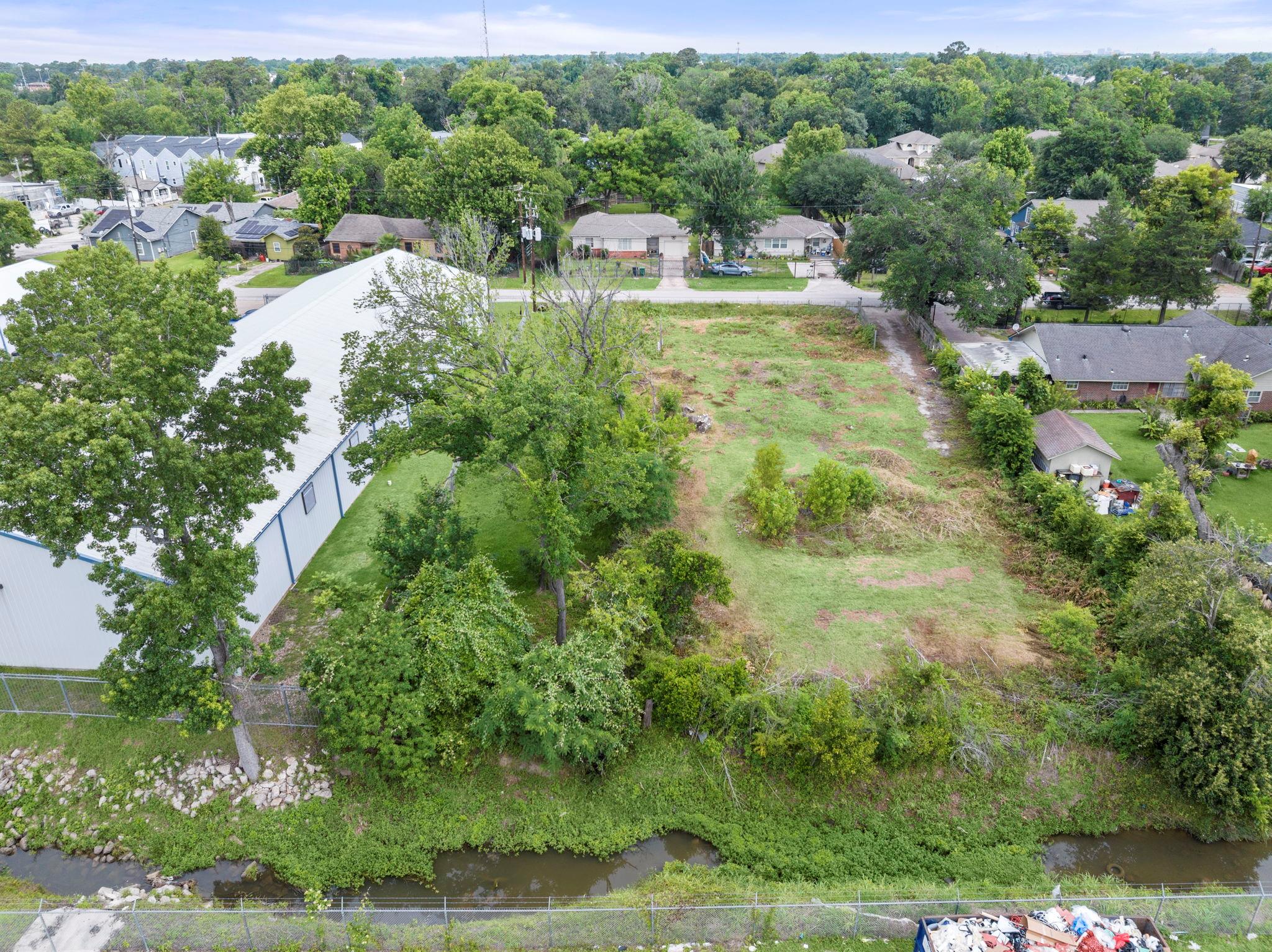 345 Delz St Property Photo 9