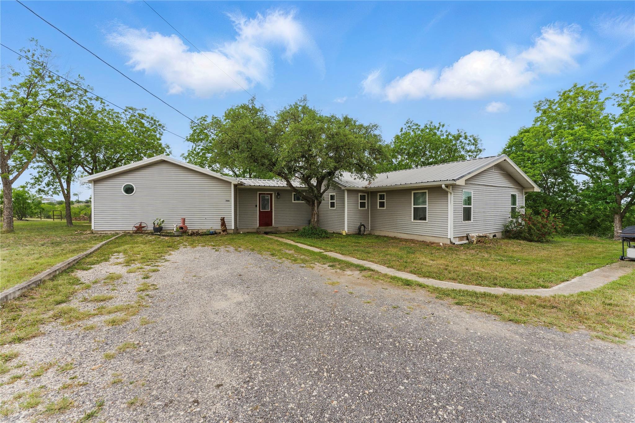 366 Arrow Hl Property Photo