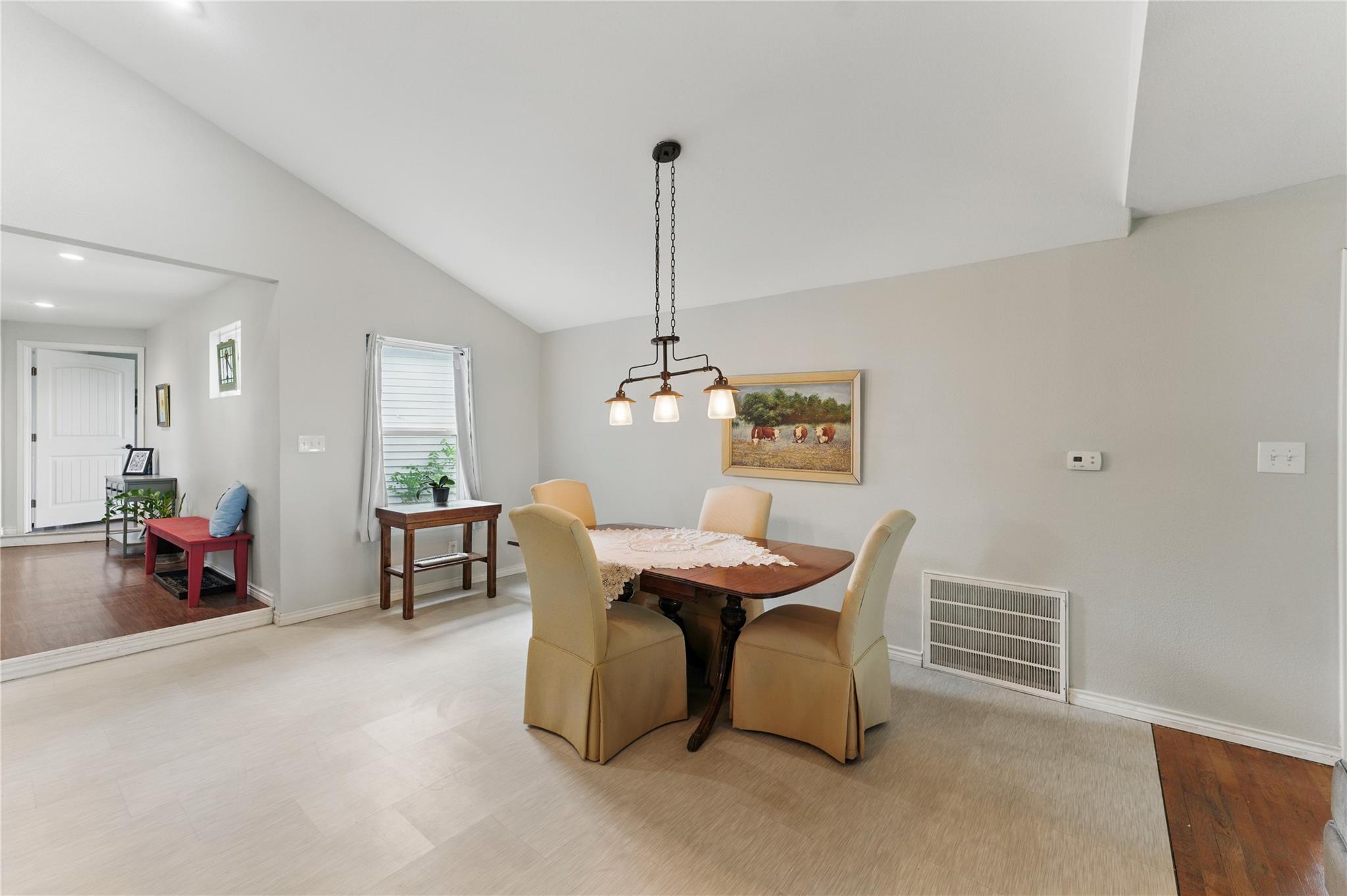 366 Arrow Hl Property Photo 7