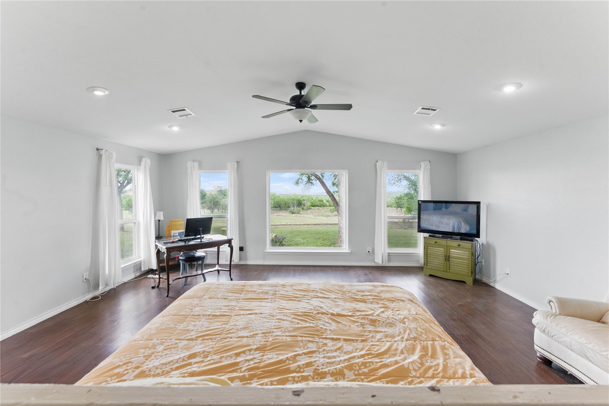 366 Arrow Hl Property Photo 17