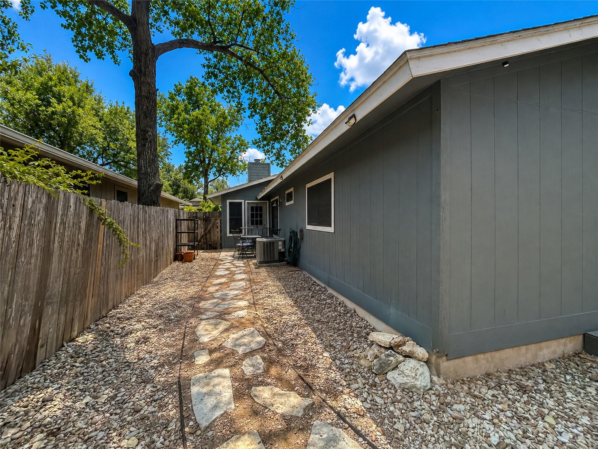 5712 Shreveport Dr Property Photo 5