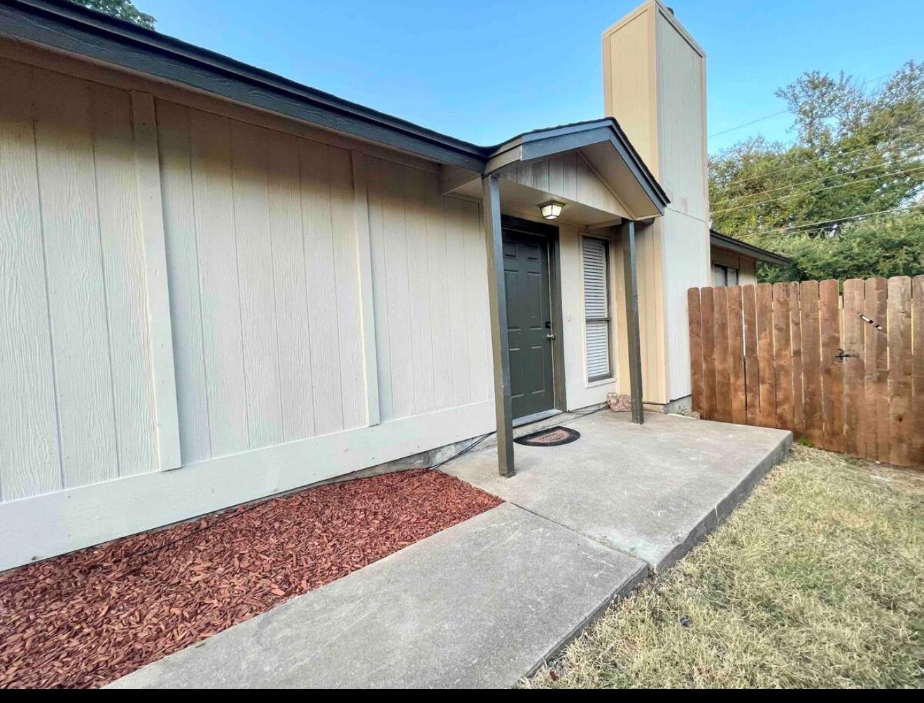 1725 Horseshoe Cir Property Photo 2