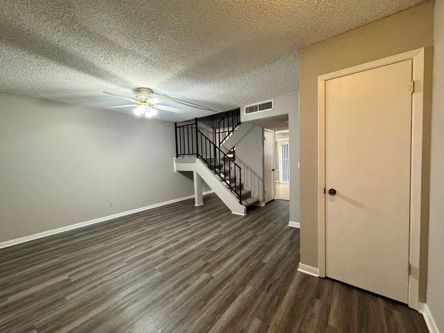 9502 Quail Village Ln Property Photo 6