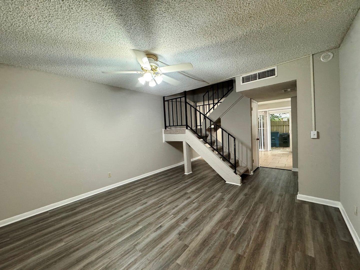 9502 Quail Village Ln Property Photo 7