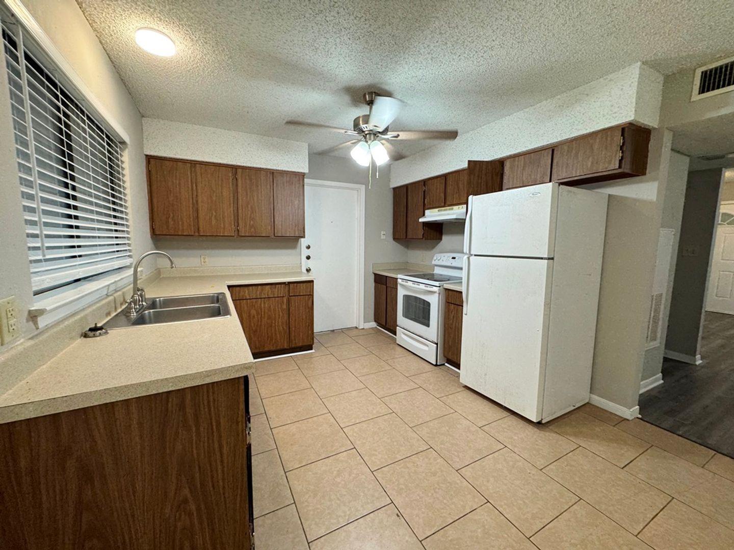 9502 Quail Village Ln Property Photo 13