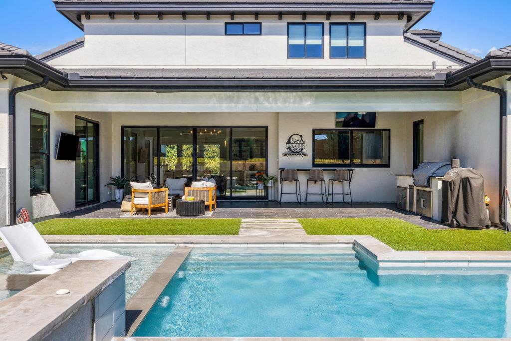 223 Golden Bear Dr Property Photo 2