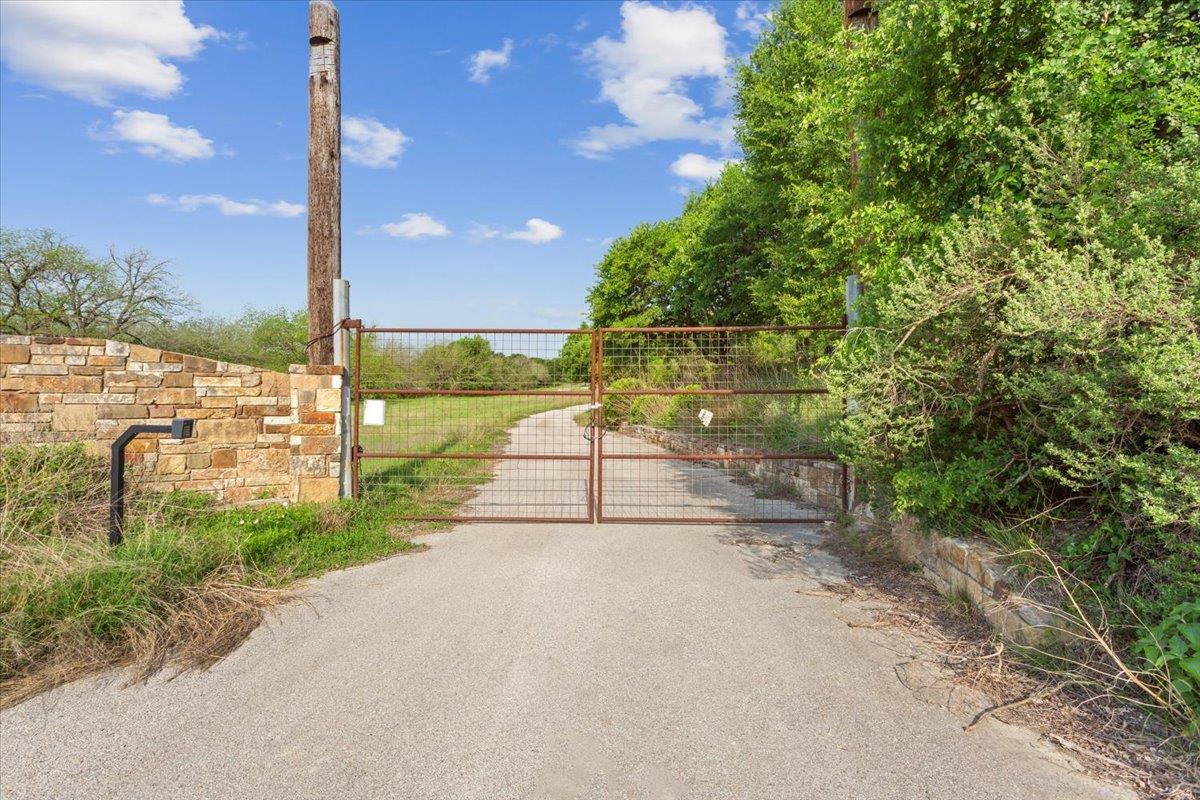 4170 Elm Grove Rd Property Photo 4