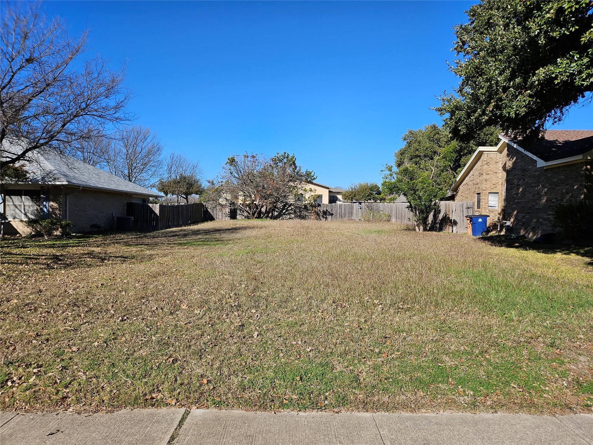 11006 Claywood Dr Property Photo 2