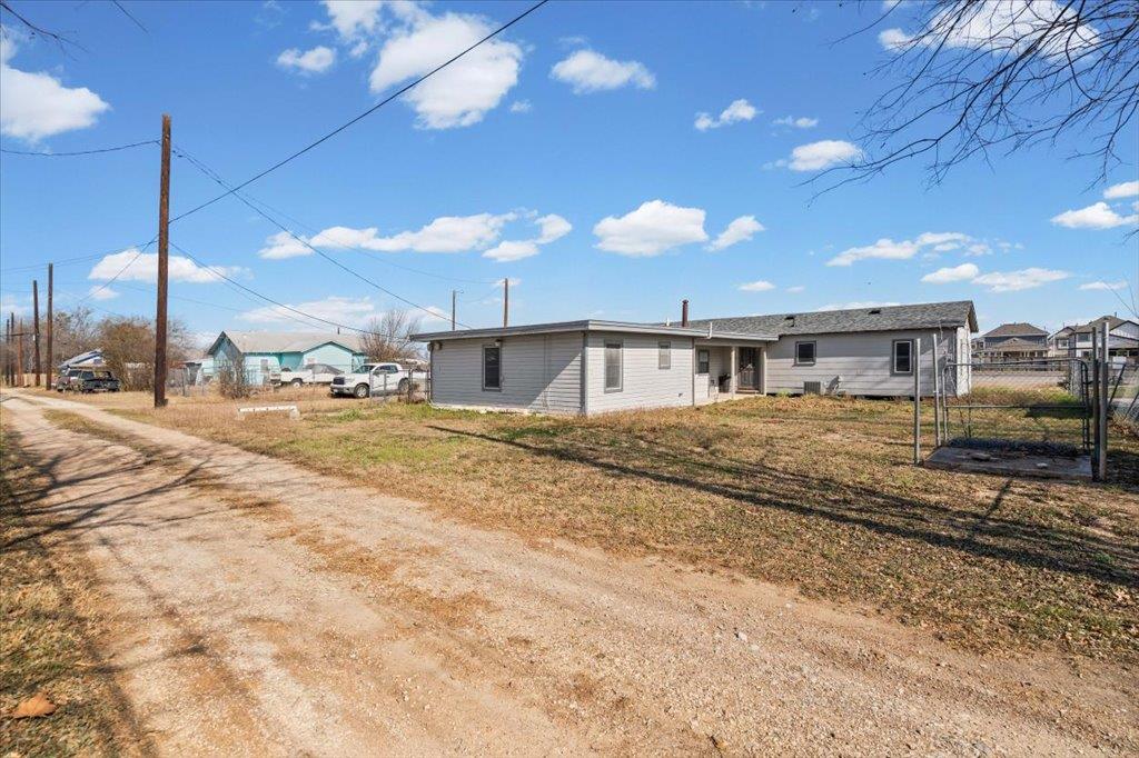 301 S Highway 183 None Property Photo 26
