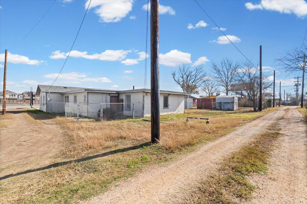 301 S Highway 183 None Property Photo 27
