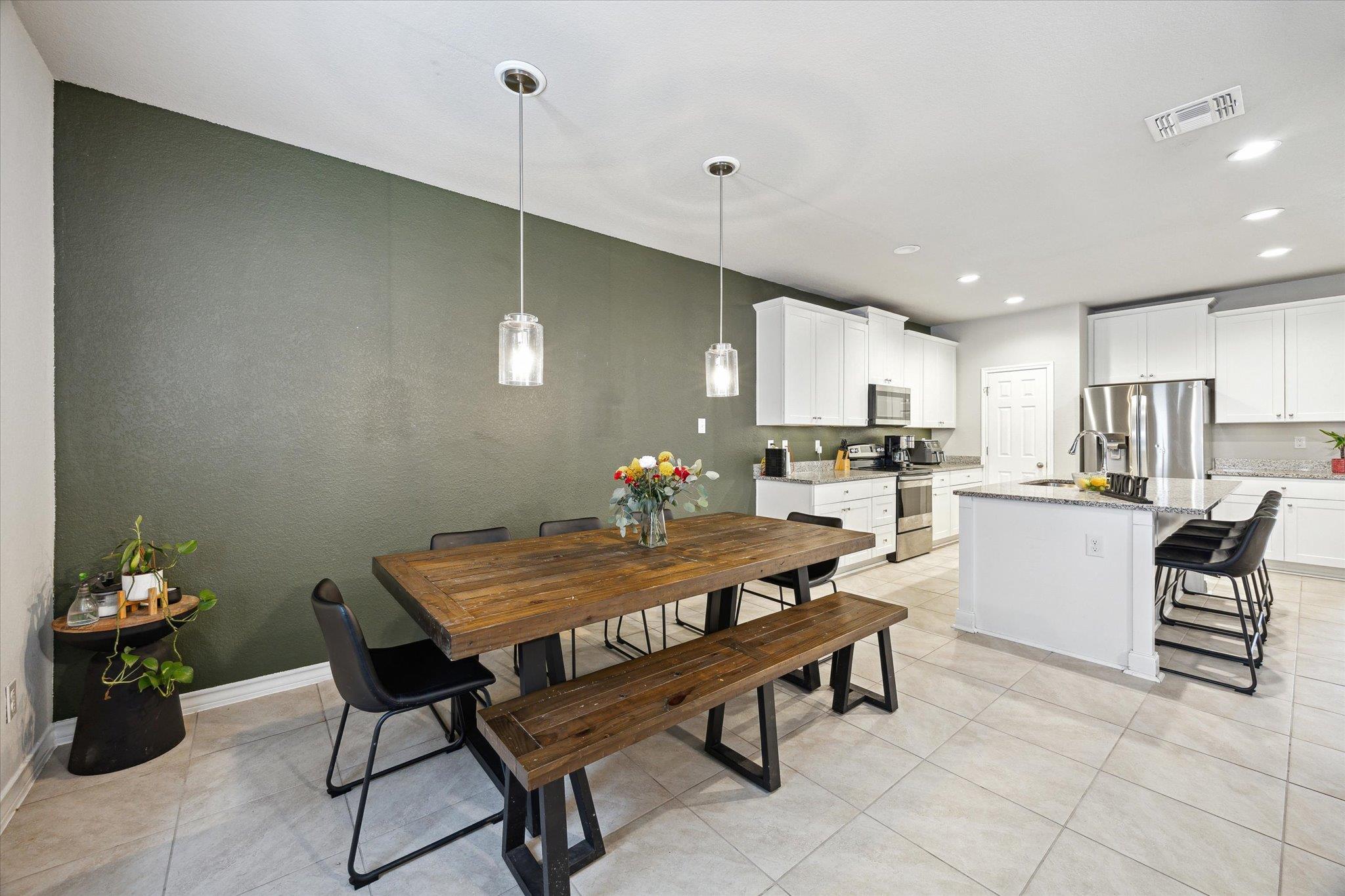 604 John Muir Trl Property Photo 1