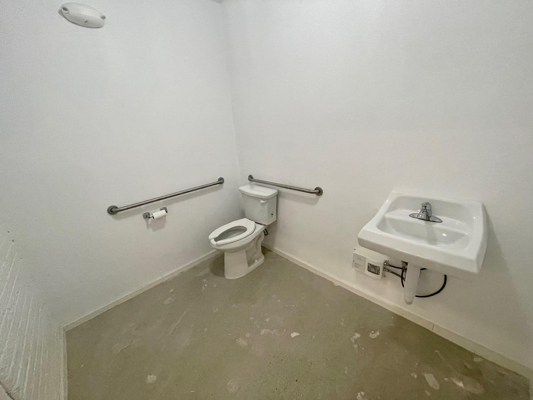 200 W New Braunfels St Property Photo 16