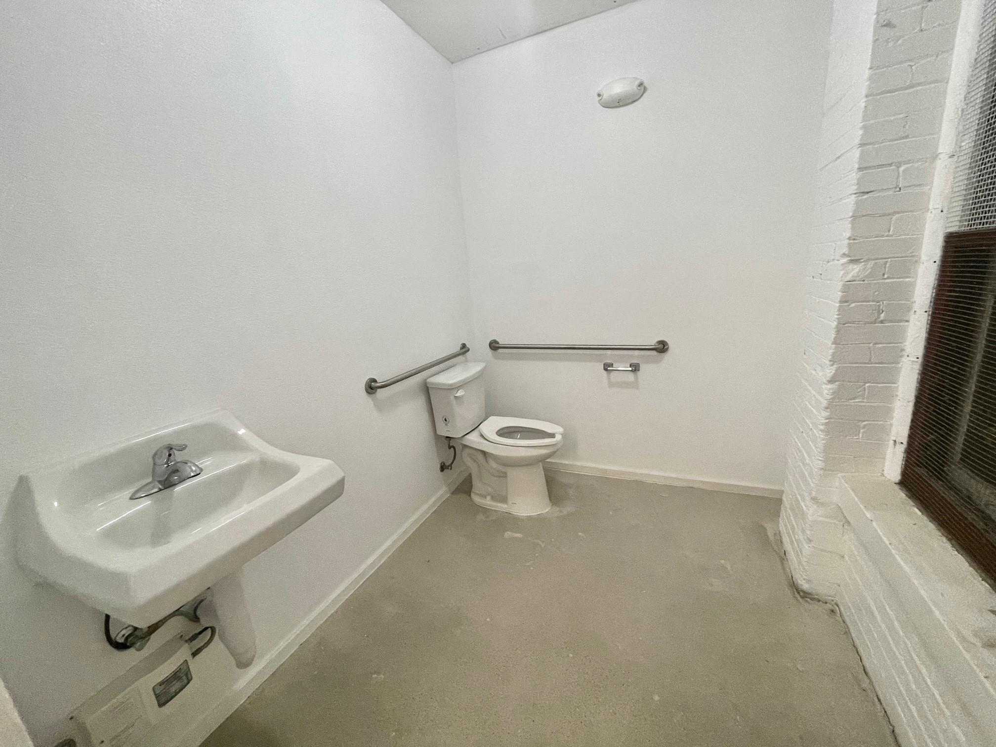 200 W New Braunfels St Property Photo 18