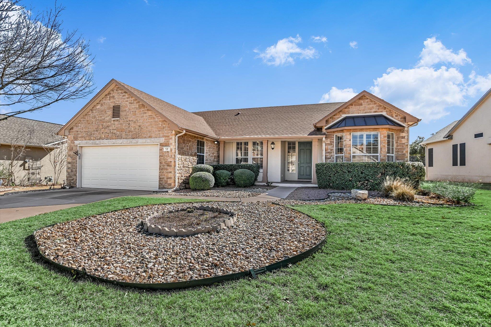 130 Crepe Myrtle Ln Property Photo 1