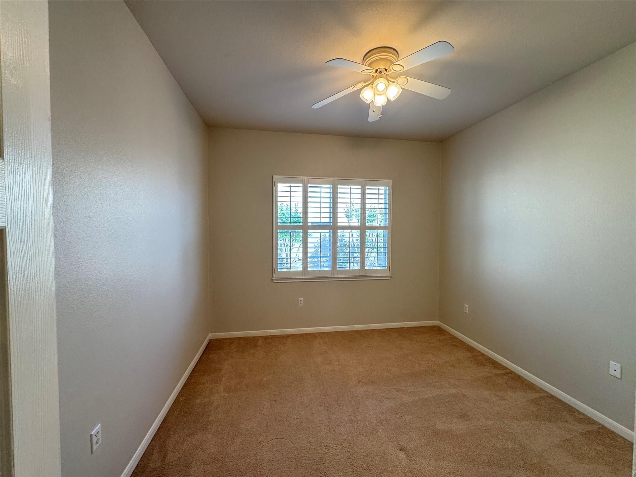 130 Crepe Myrtle Ln Property Photo 14