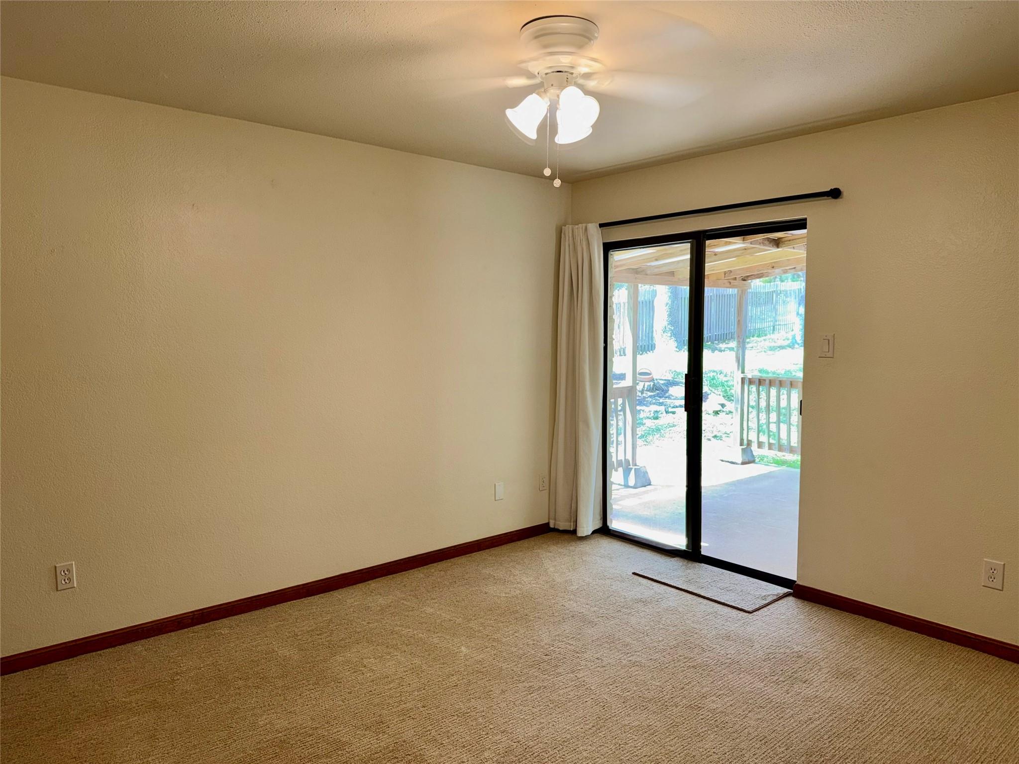 349 Fantail Loop #b Property Photo 3