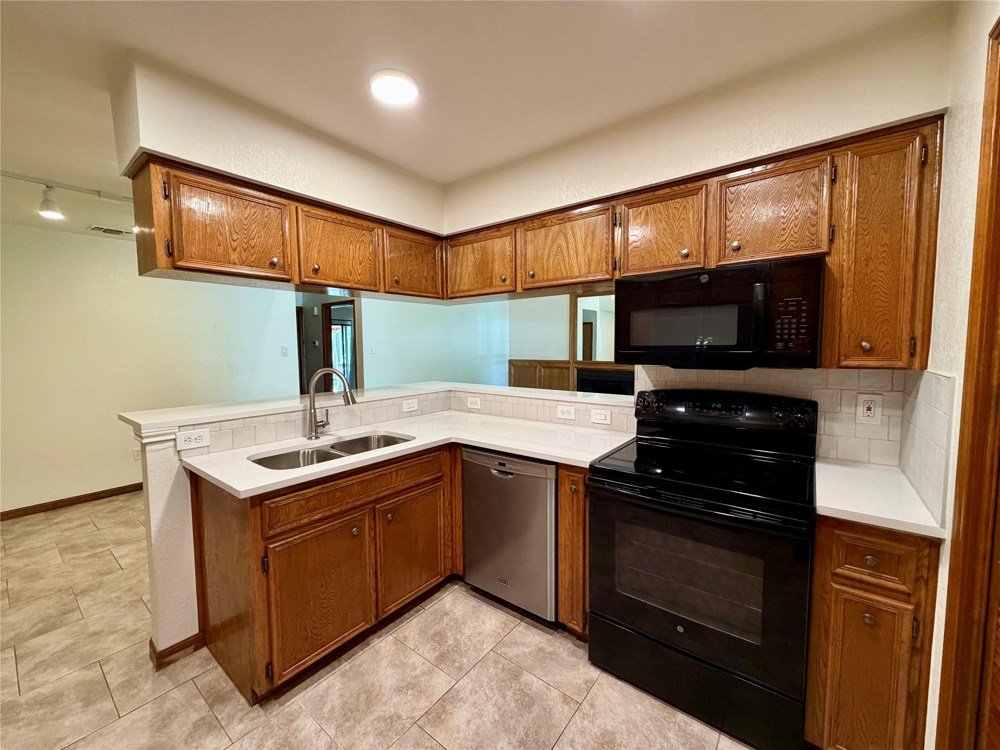 349 Fantail Loop #b Property Photo 10