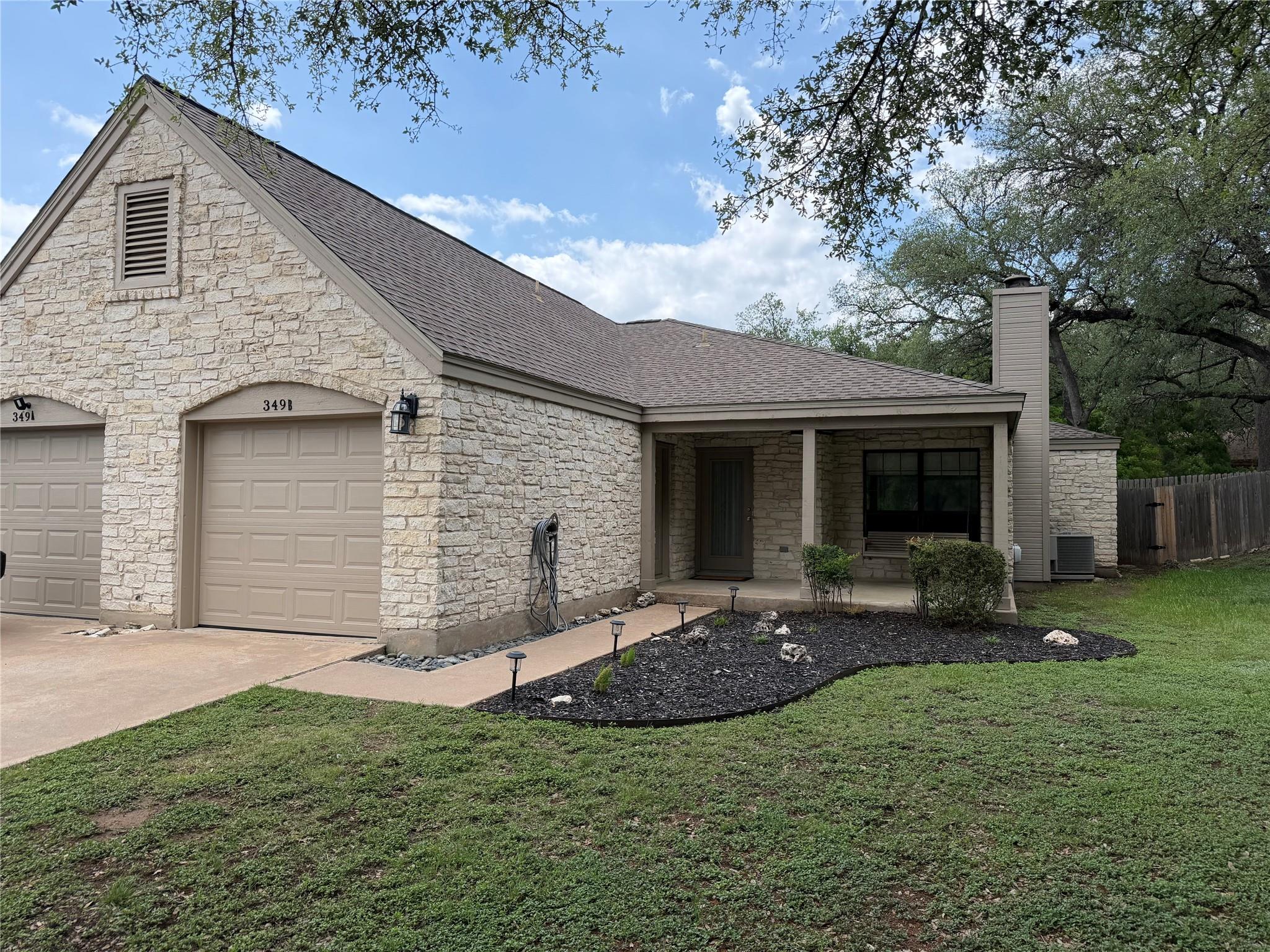 349 Fantail Loop #b Property Photo 11