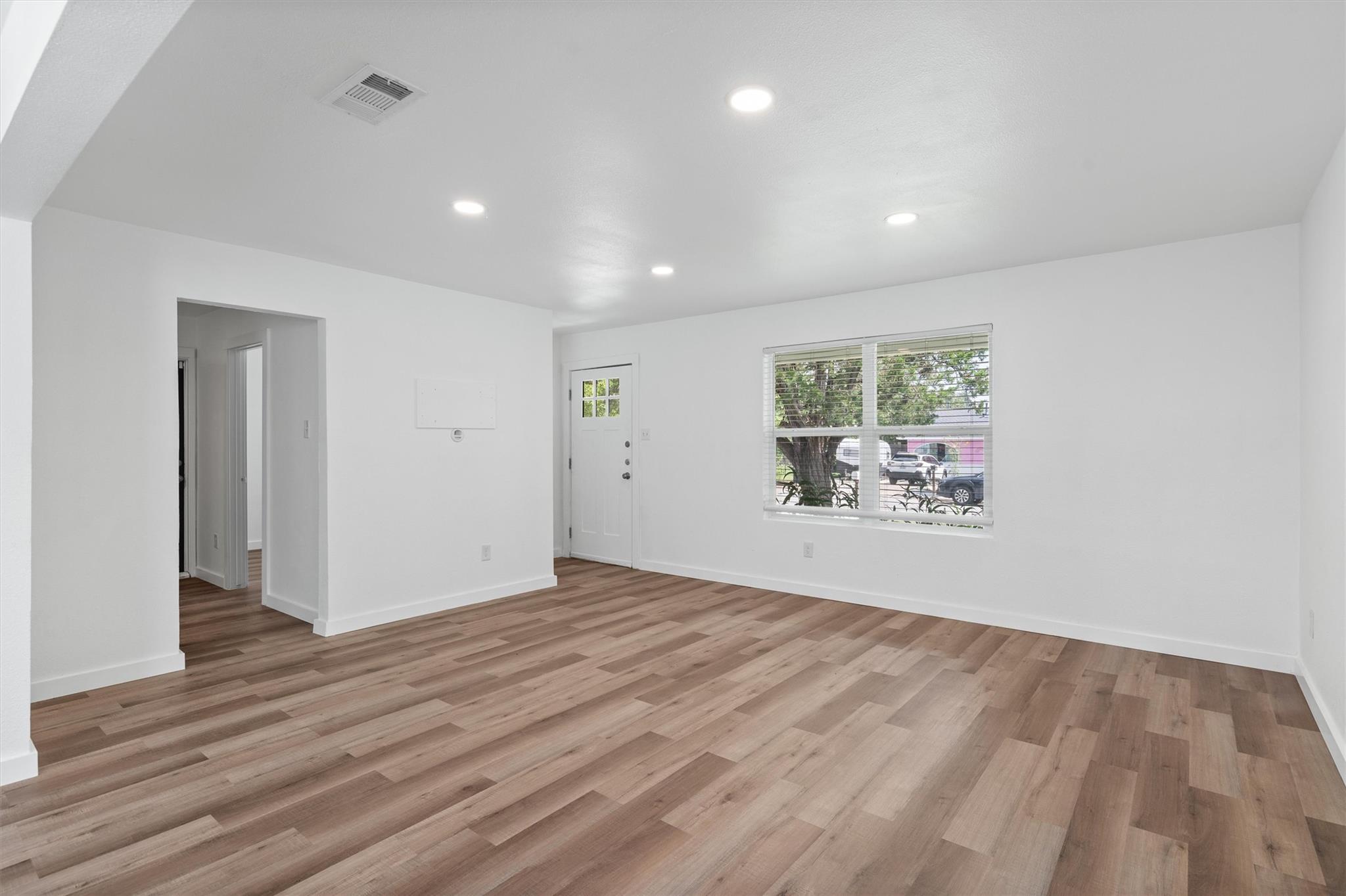 3307 Oak Aly Property Photo 2