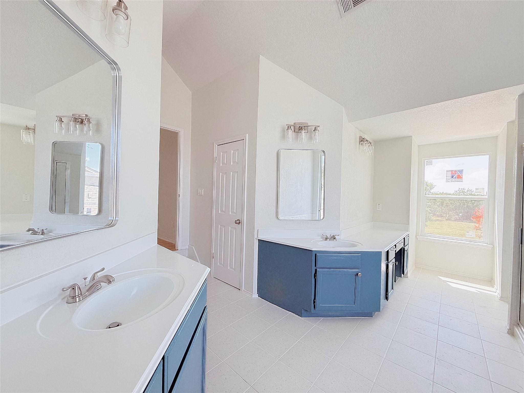 16403 Spotted Eagle Dr Property Photo 23