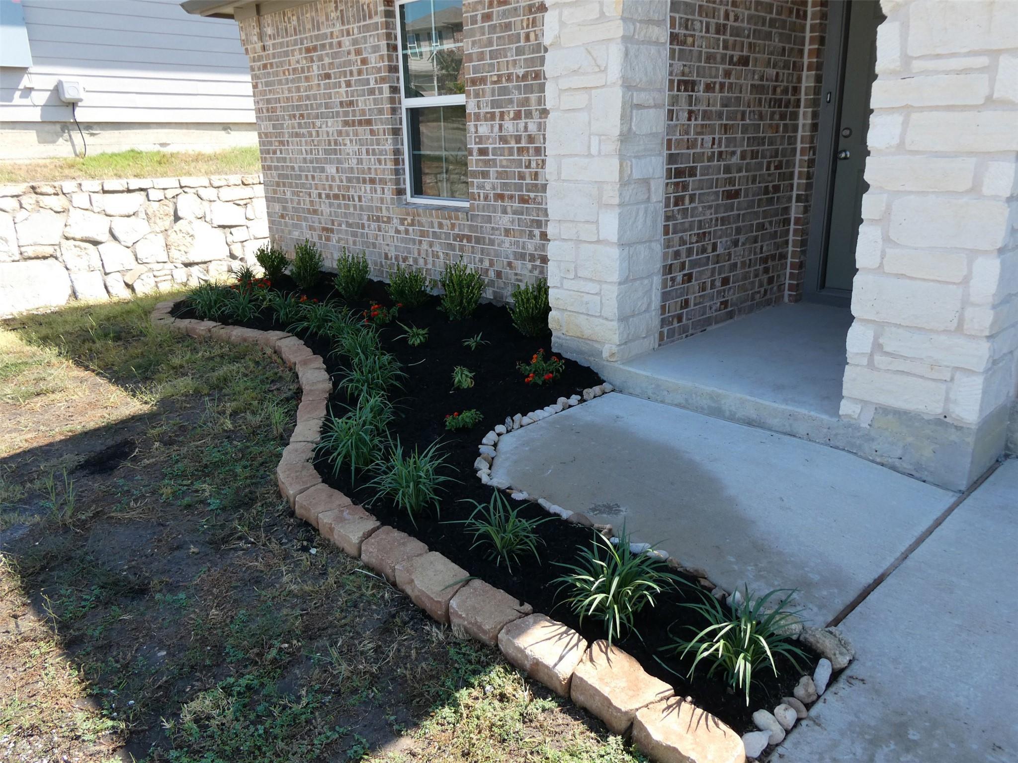 6009 Roderick Dr Property Photo 2