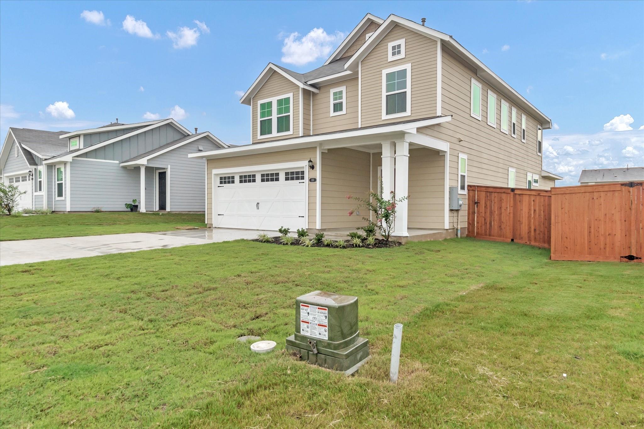 135 Lyndon Dr Property Photo 3