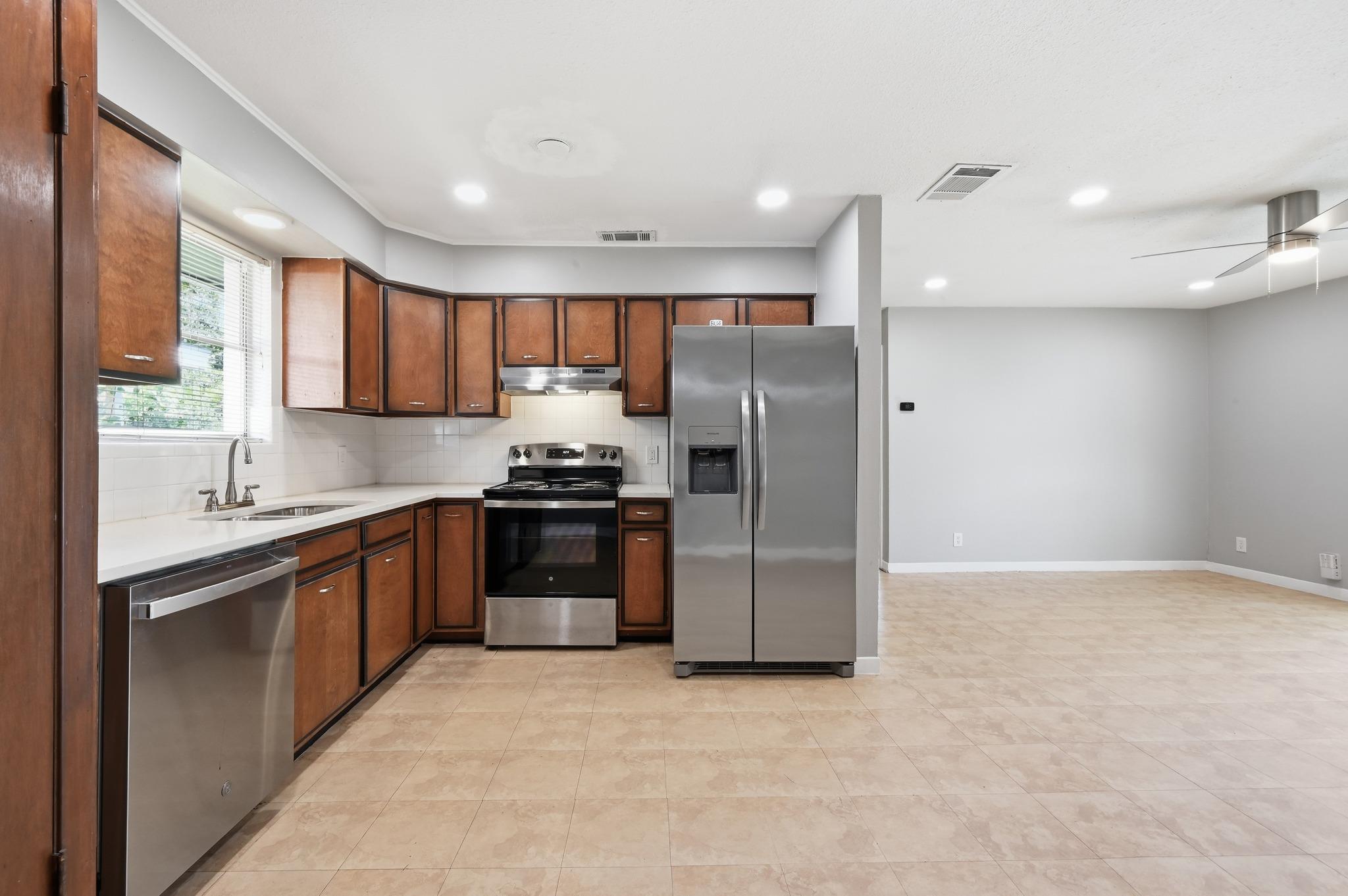 2712 Saint Edwards Cir #b Property Photo 1