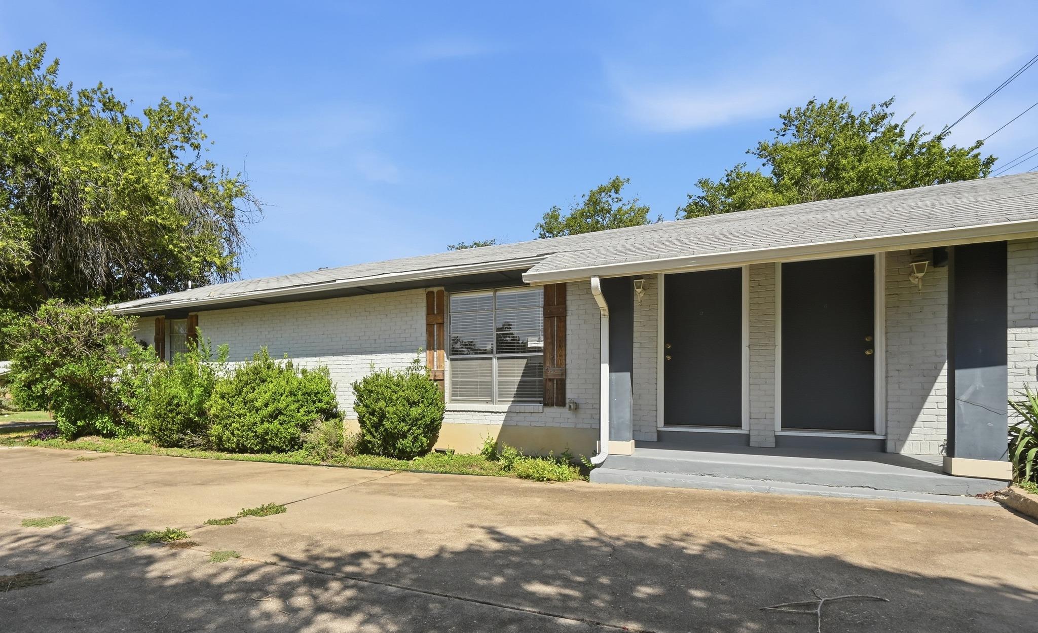2712 Saint Edwards Cir #b Property Photo 2