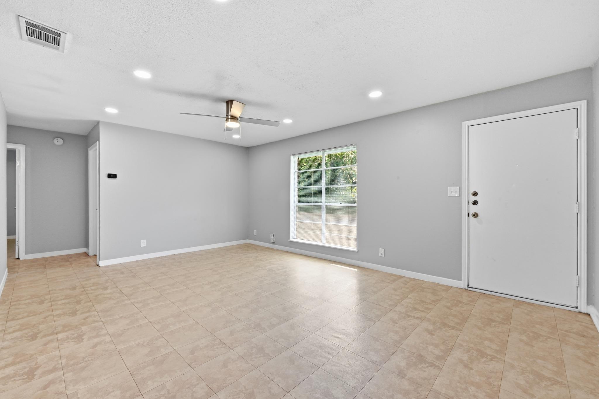 2712 Saint Edwards Cir #b Property Photo 6