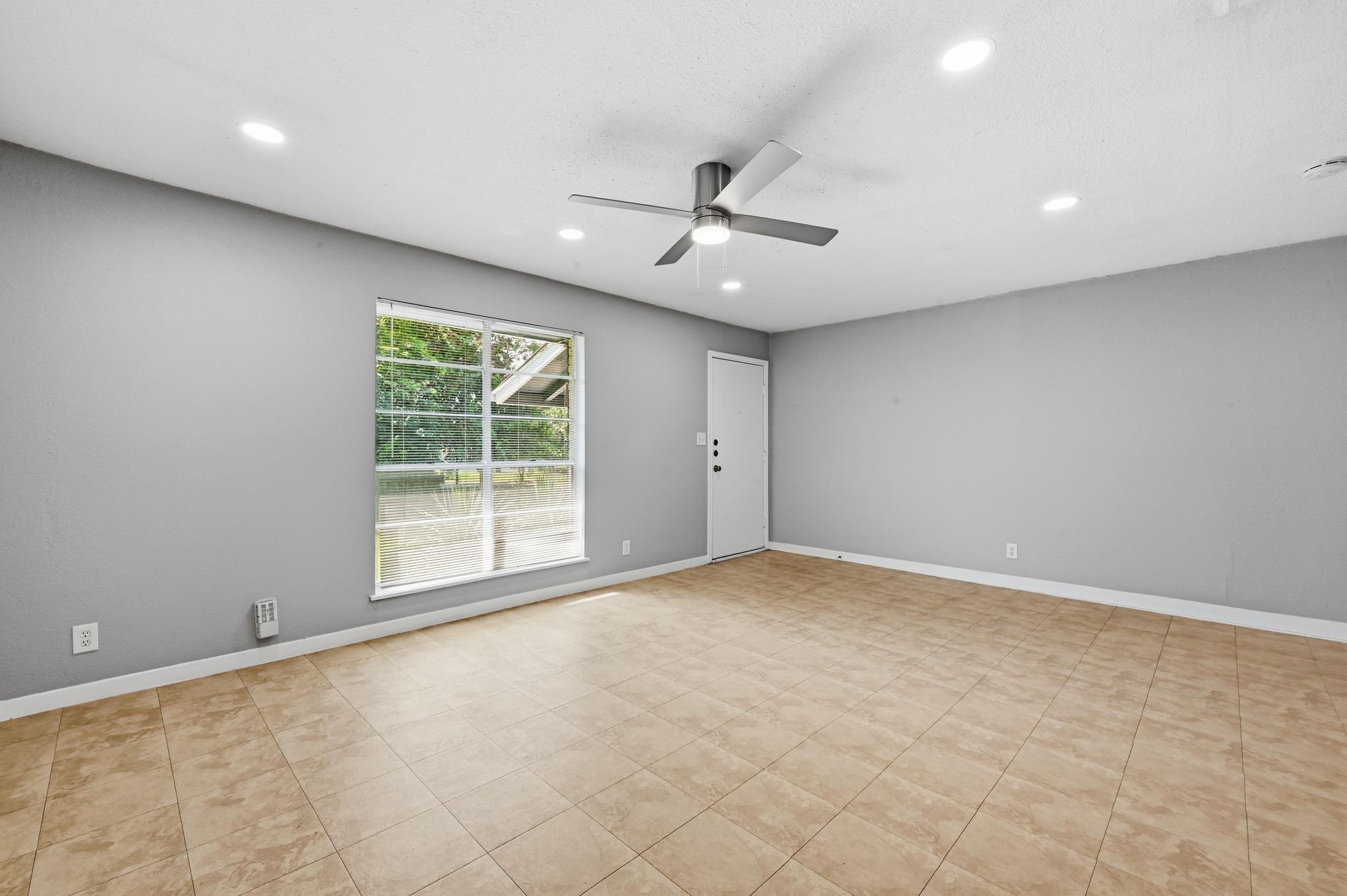 2712 Saint Edwards Cir #b Property Photo 7