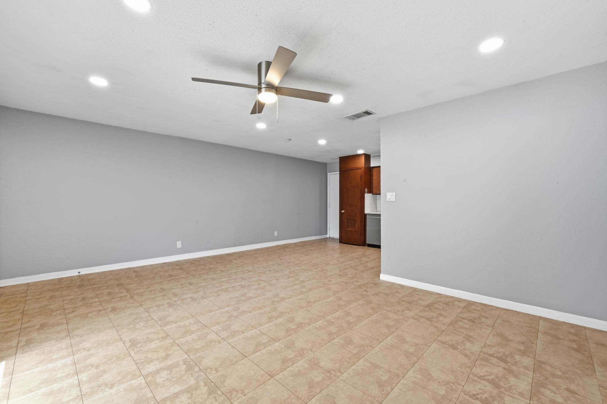 2712 Saint Edwards Cir #b Property Photo 8