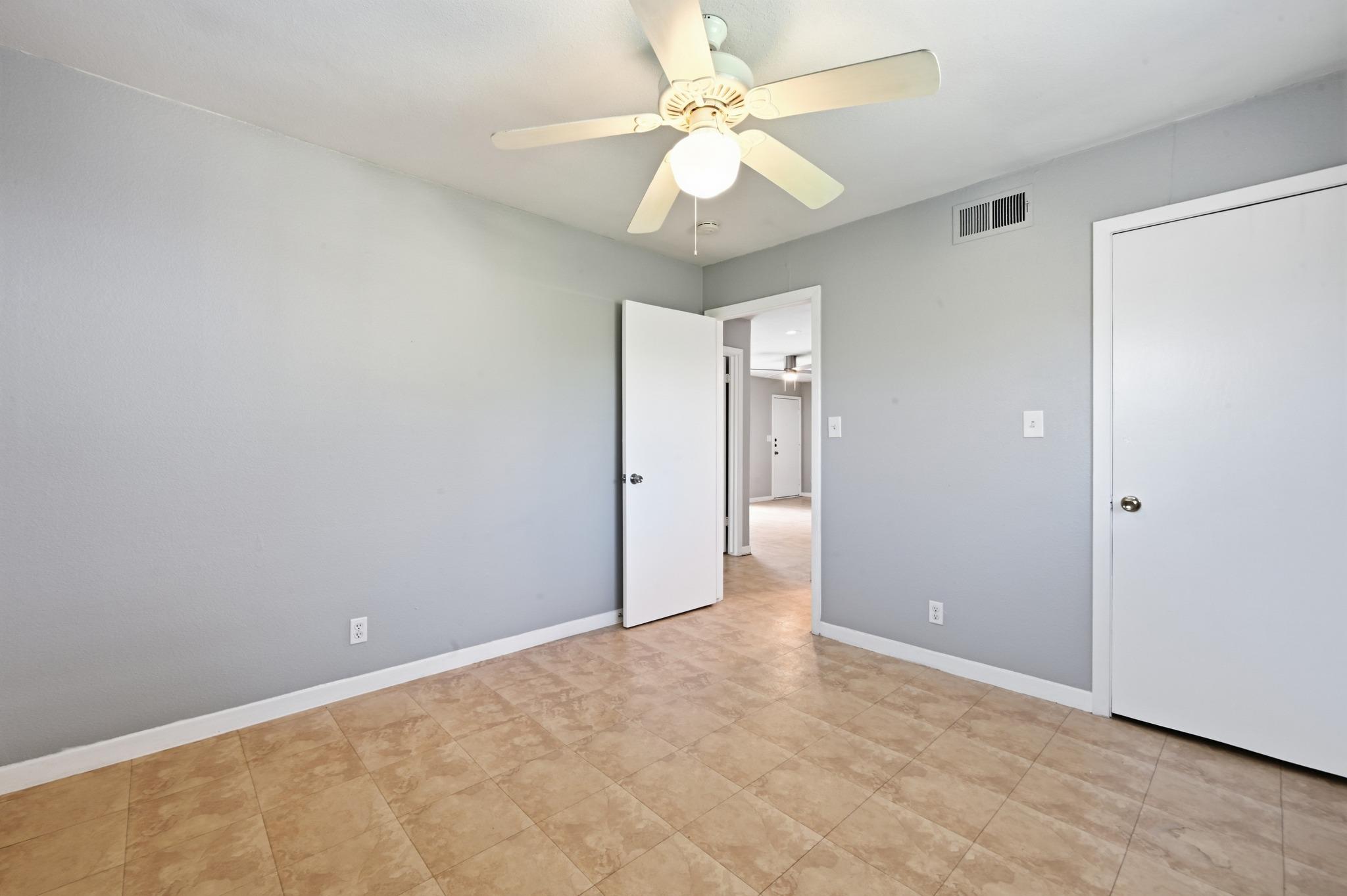 2712 Saint Edwards Cir #b Property Photo 14
