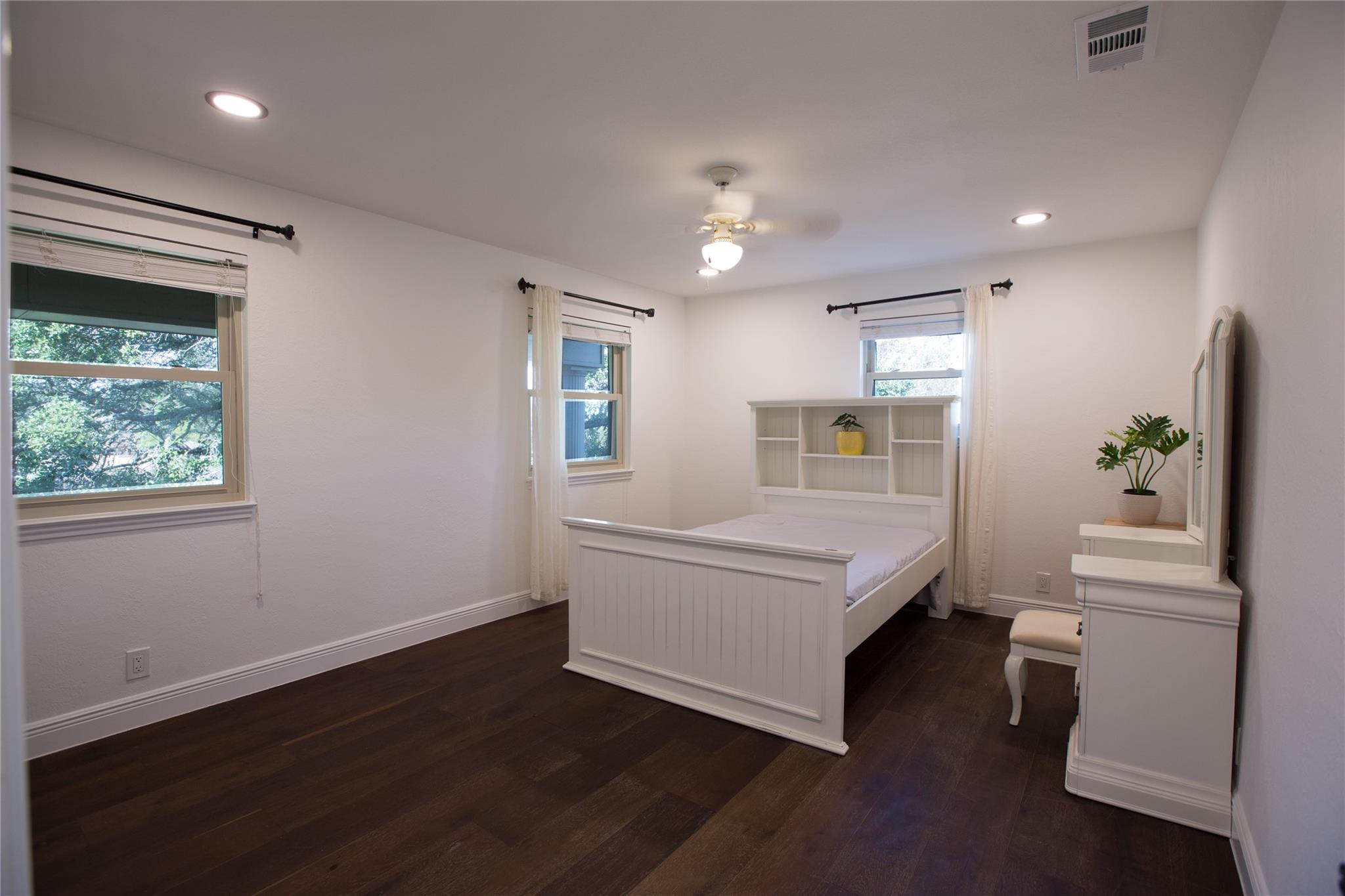 5789844 Property Photo 4