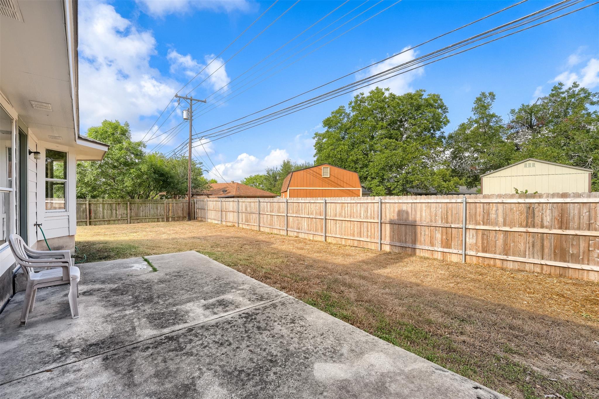 1012 N Railroad Ave Property Photo 13