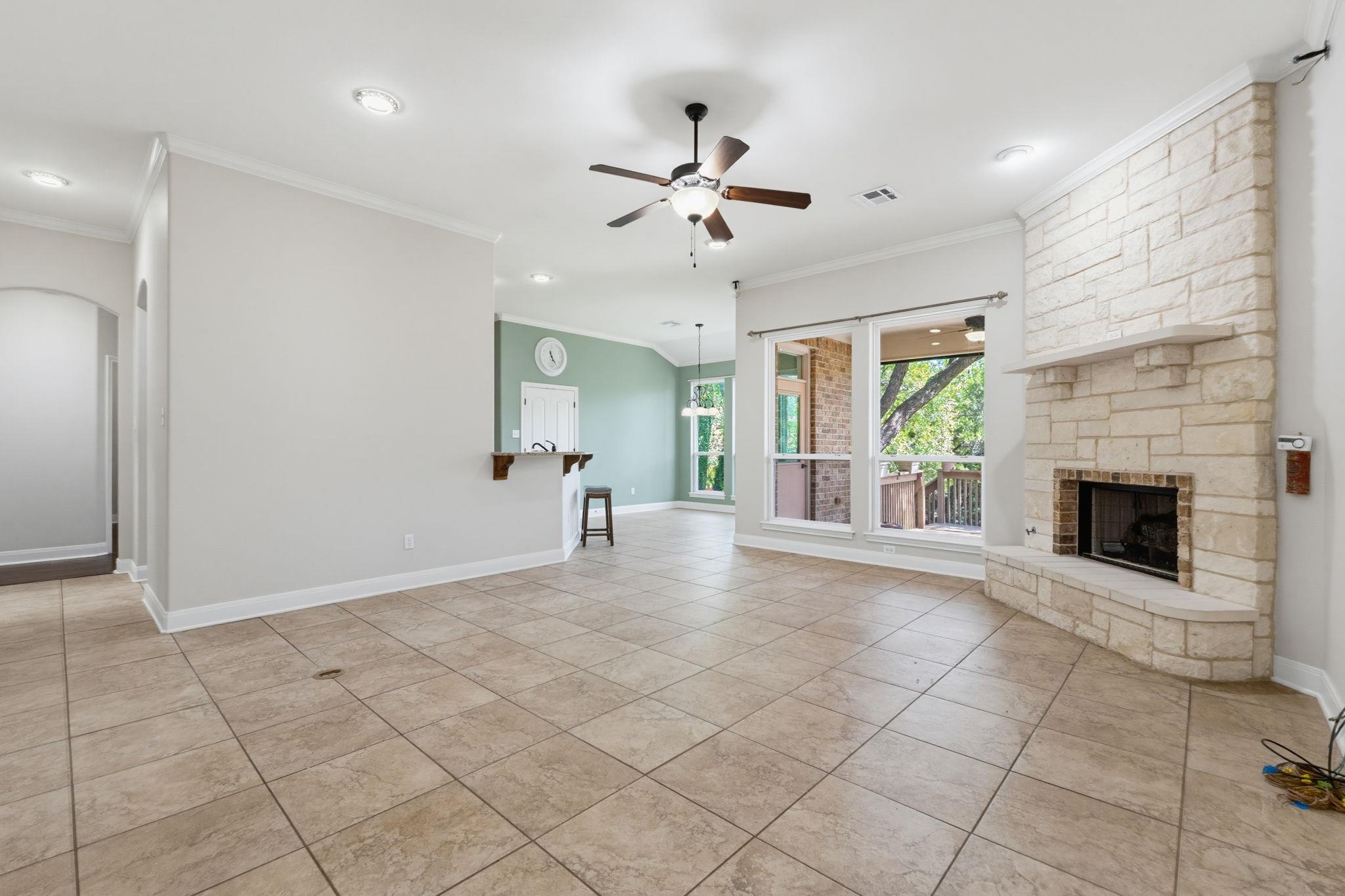 2702 Amber Forest Trl Property Photo 10