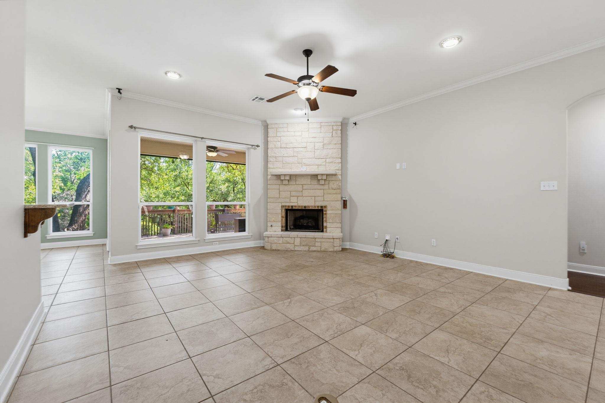2702 Amber Forest Trl Property Photo 12