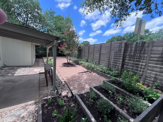 3211 Canter Ln Property Photo 3