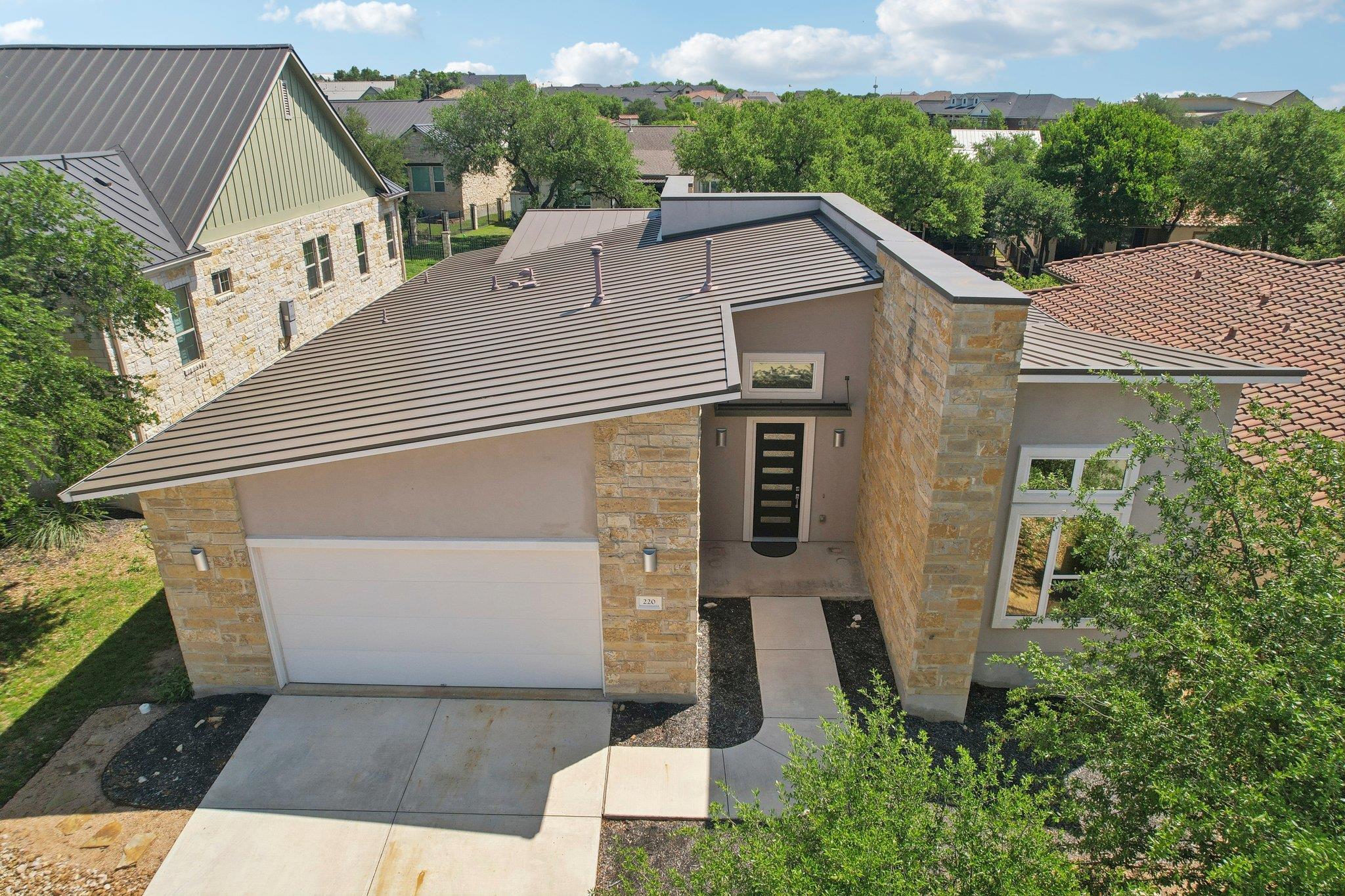 220 Leaping Holly St Property Photo