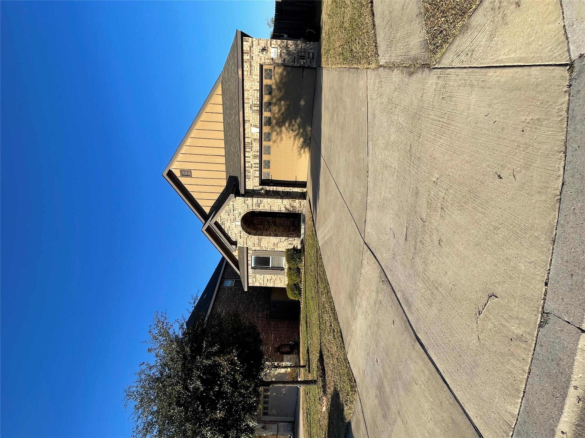 1708 Garamond Ln Property Photo
