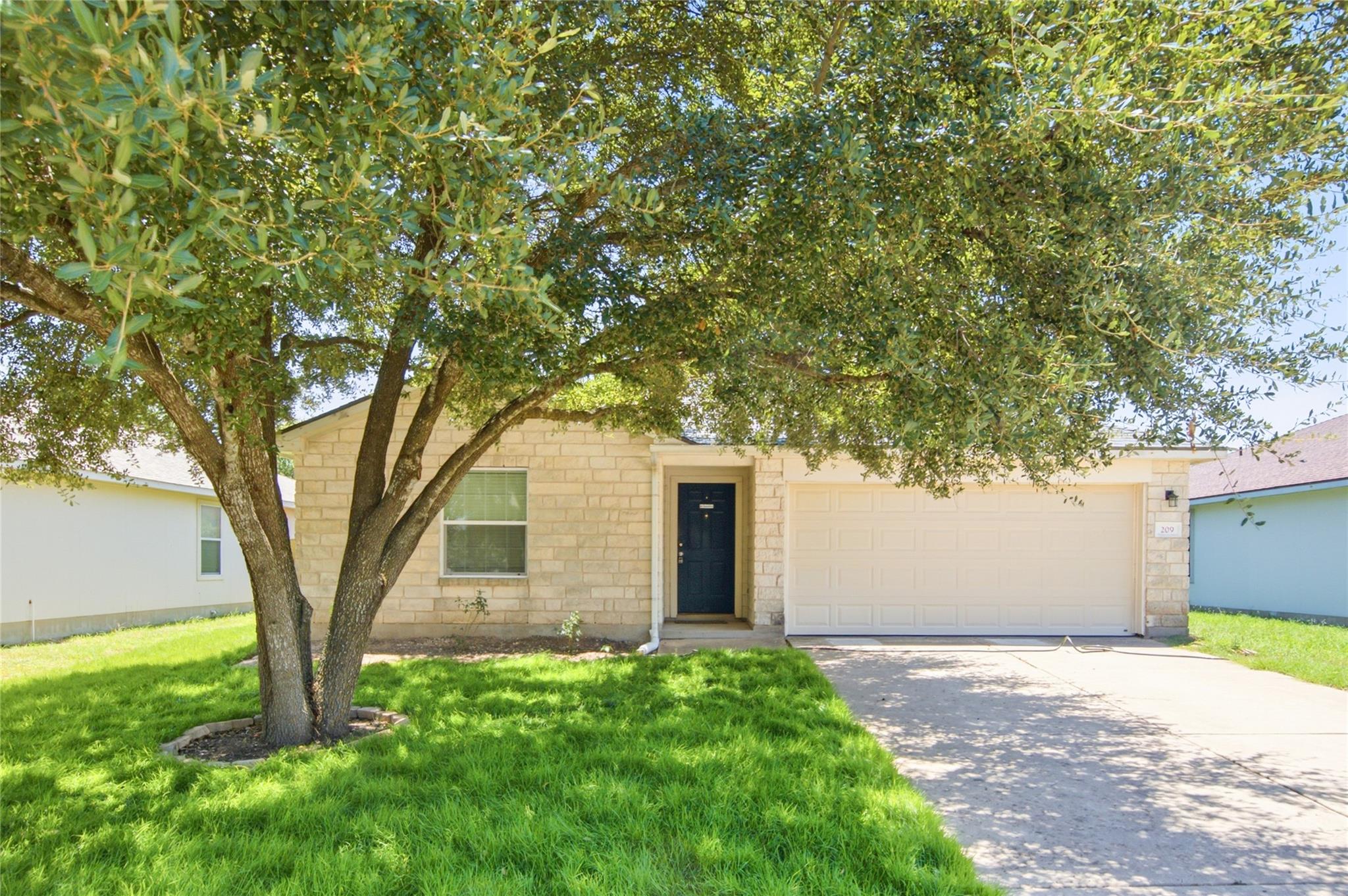209 Rinehardt St Property Photo 1