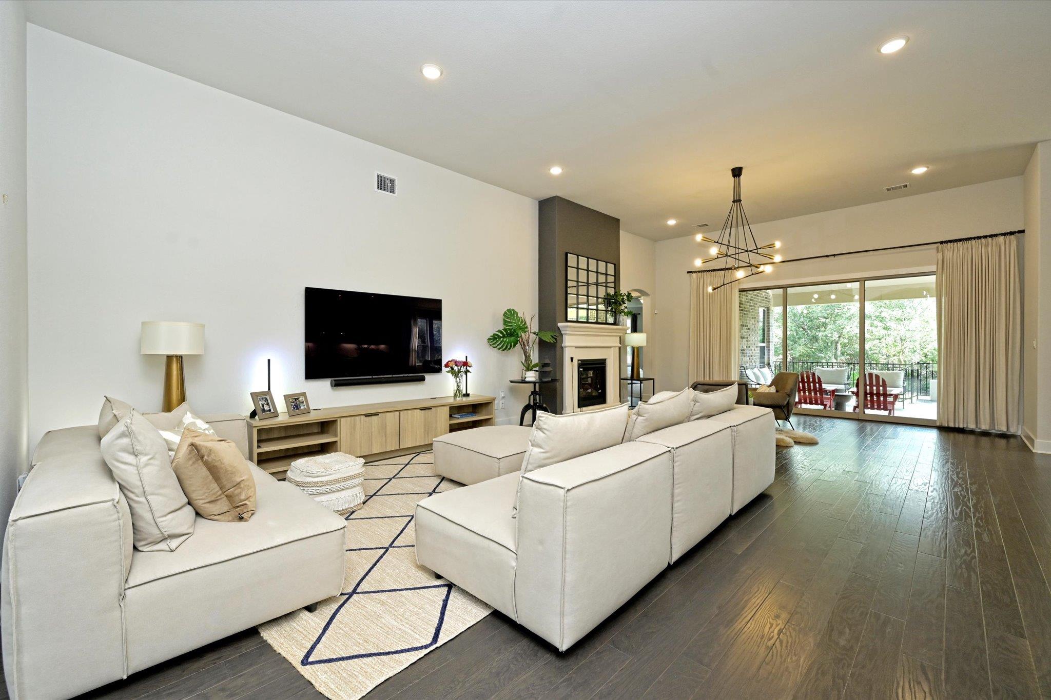2851 Reunion Blvd Property Photo 4